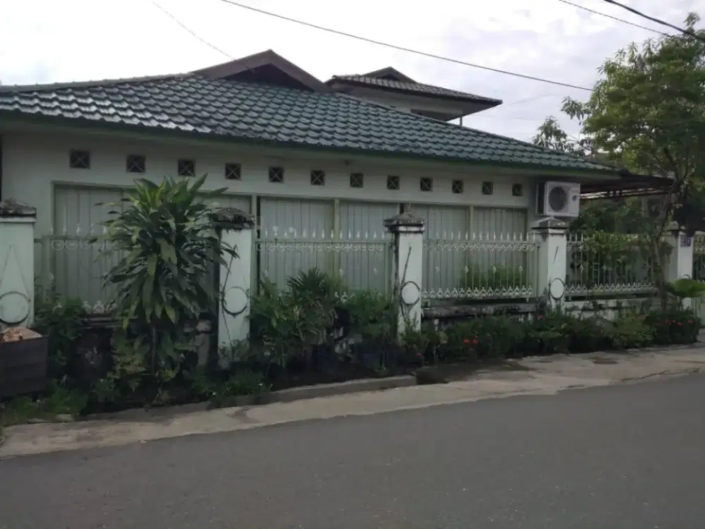 DIJUAL RUMAH JL. FLAMBOYAN II ( KAYU TANGI ) BELAKANG SMK 4