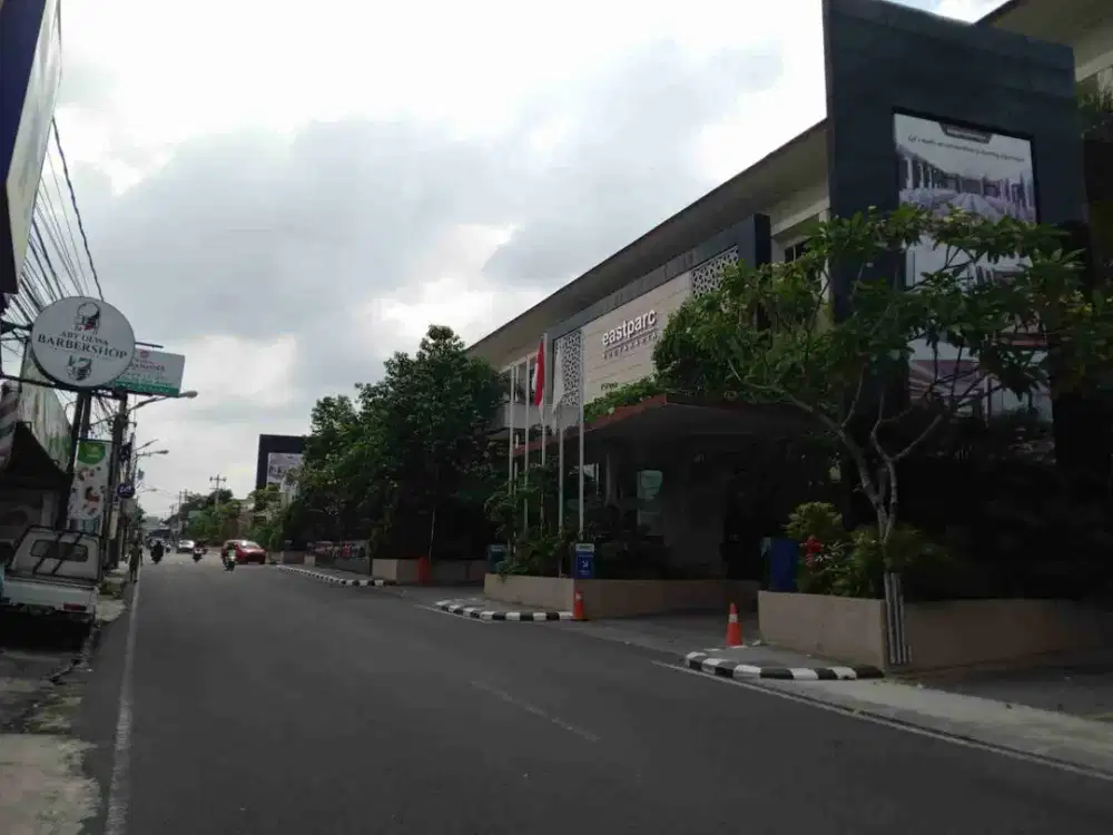 DIJUAL Tanah Dekat Kampus UPN, YKPN Deretan Eastparc Hotel Seturan/Kledokan