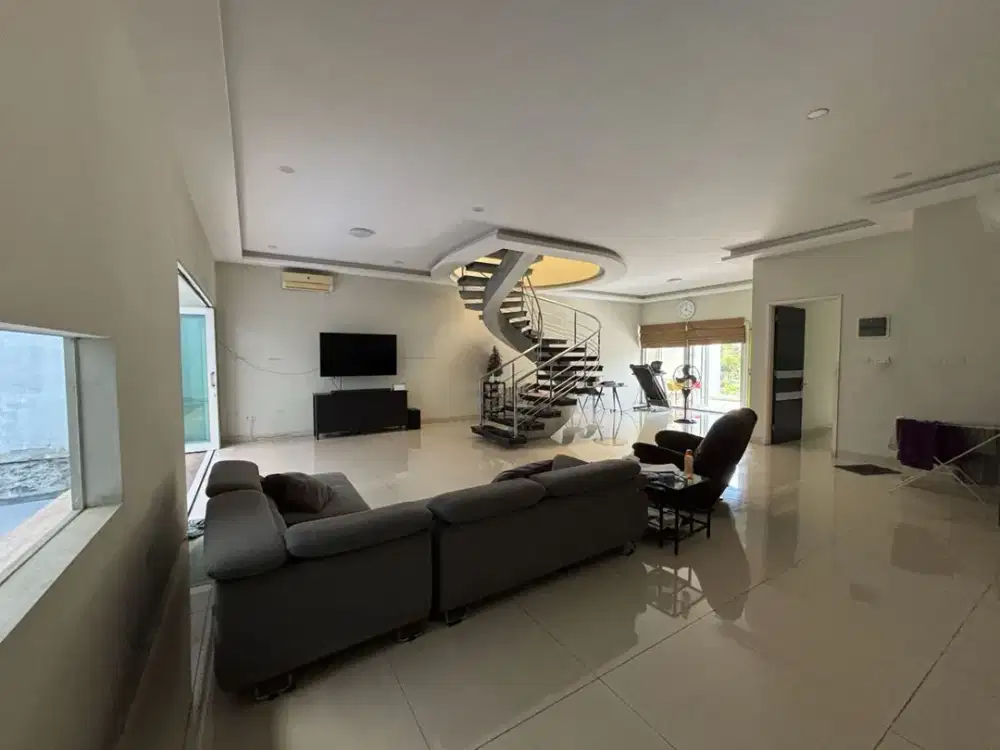 RUMAH DI TAMAN GRISENDA JAKARTA UTARA!