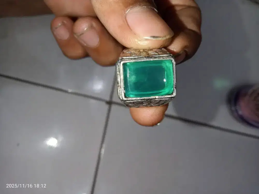 Batu akik permata dan giok