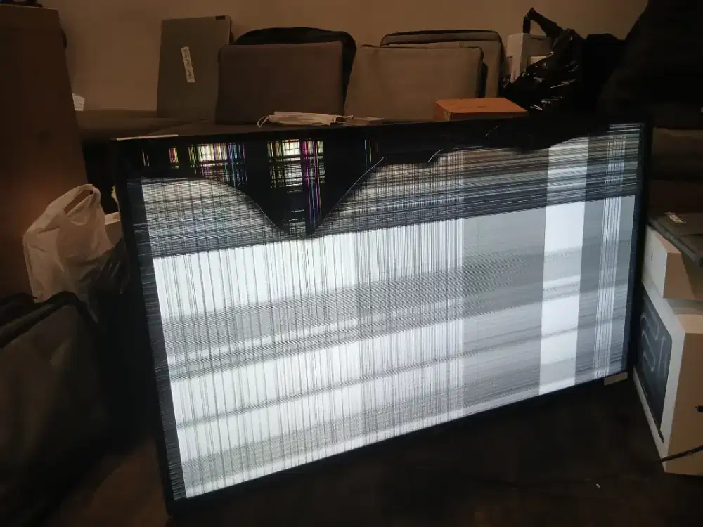 Tv LG 43in pecah masih nyala