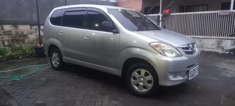 Daihatsu Xenia 2009 Bensin