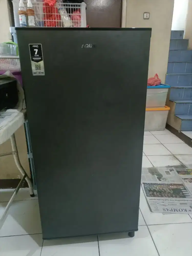 Dijual kulkas 1 pintu merk Aqua