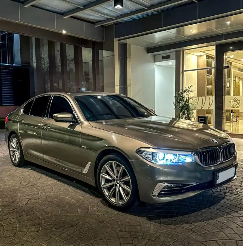 MURAH CASH. BMW 520i G30 Luxury 2018 lci 530i 2019
