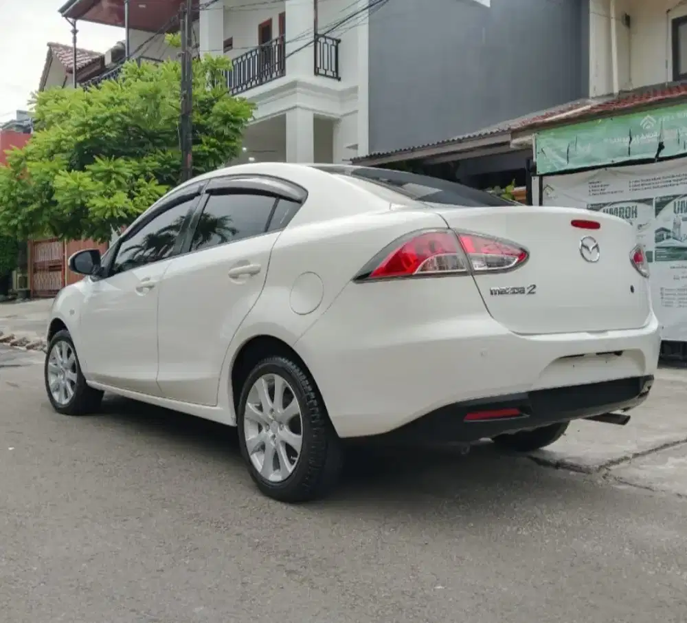 Dp 5jt !! Mazda 2 V SEDAN 2012/2013 SUPER ANTIIKK !! Cash/TT/Kredit