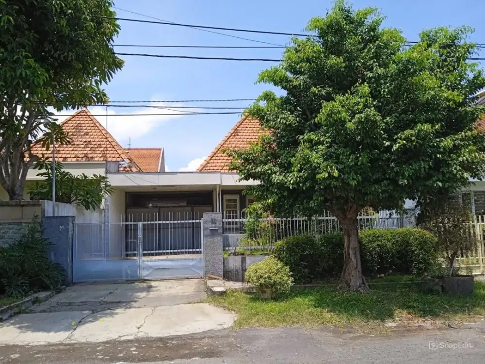 Disewakan Rumah Pusat kota Jalan Untung Suropati, Surabaya