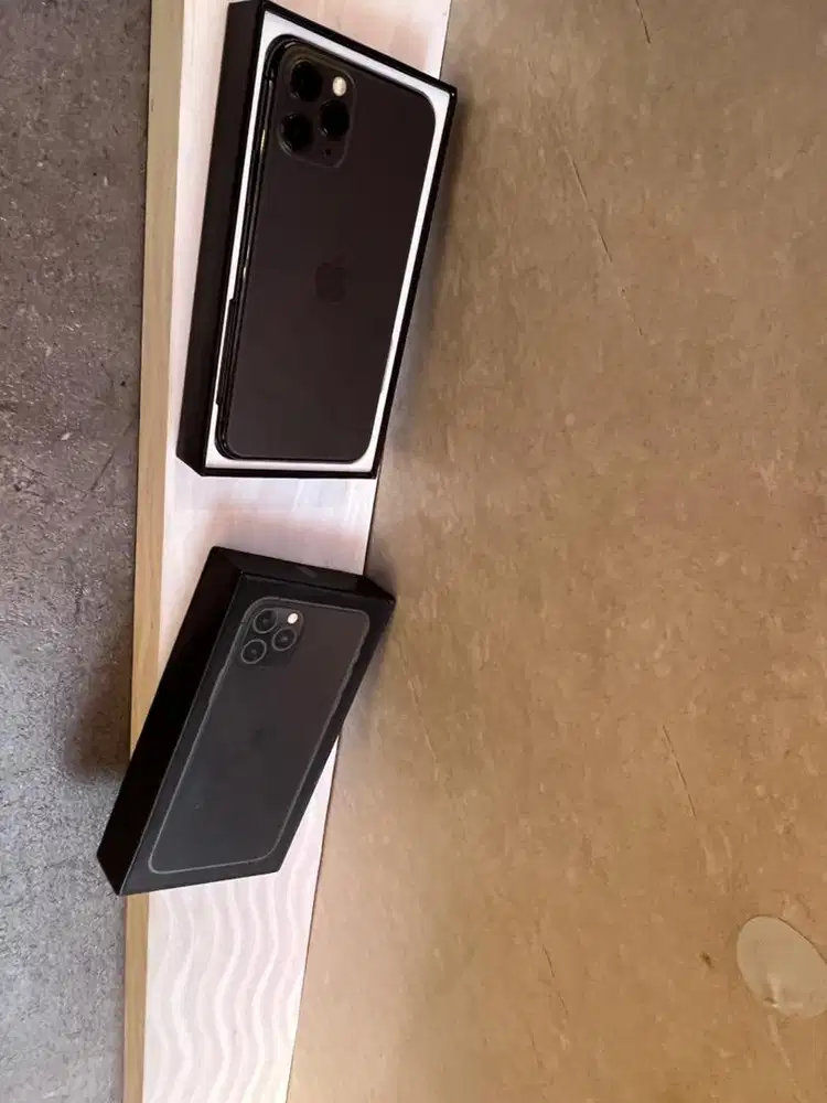 iphone 11 pro max 256gb masih ready new