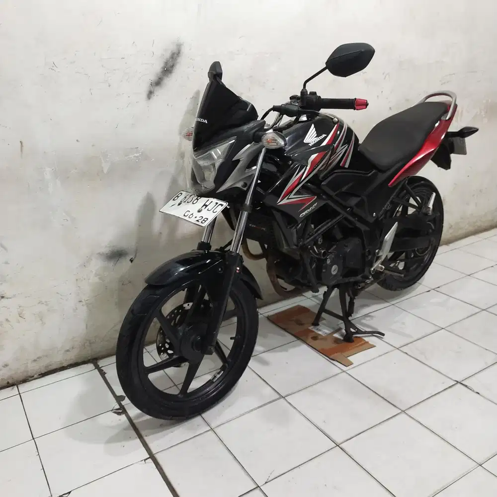 Honda CB150R 2013 Orisinil lengkap Bagus Mesin Aluss