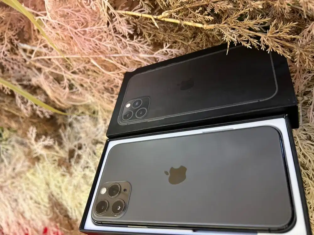 iphone 11 pro max 256gb murmer seperti baru