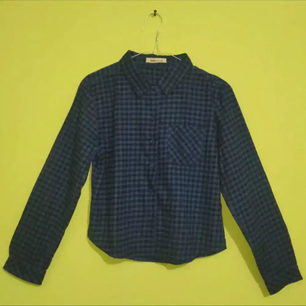 Kemeja Crop Flanel Kotak-kotak Biru Brand ADA Woman