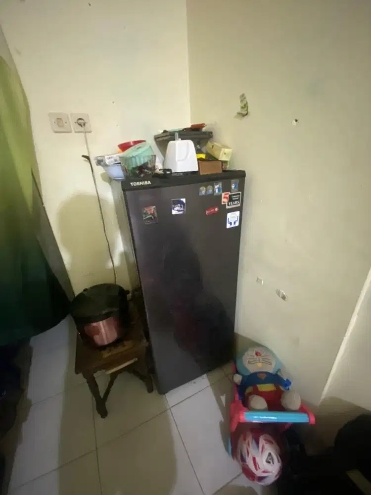 DIJUAL CEPAT BU KULKAS TOSHIBA