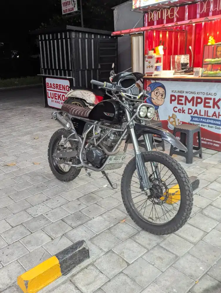 Megapro mono modif Scrambler ganteng