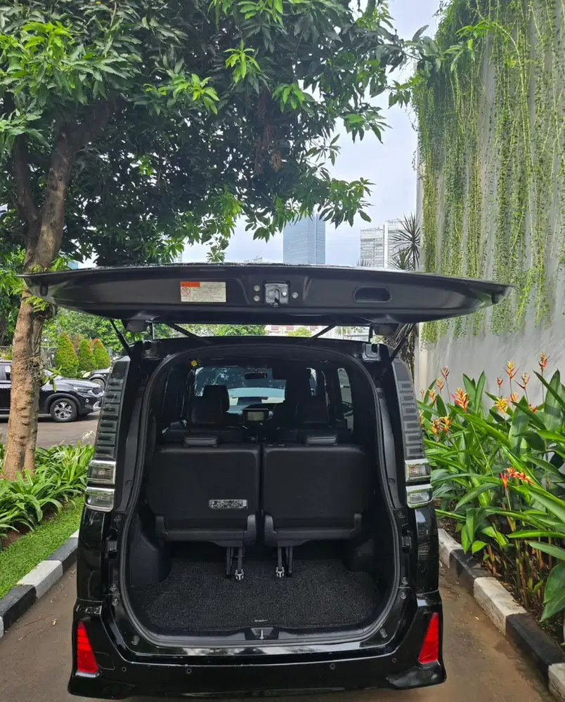 Toyota Voxy 2020 Bensin