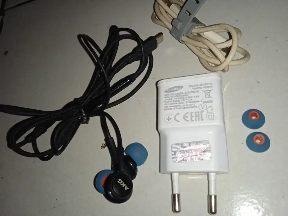 Headset plus charger