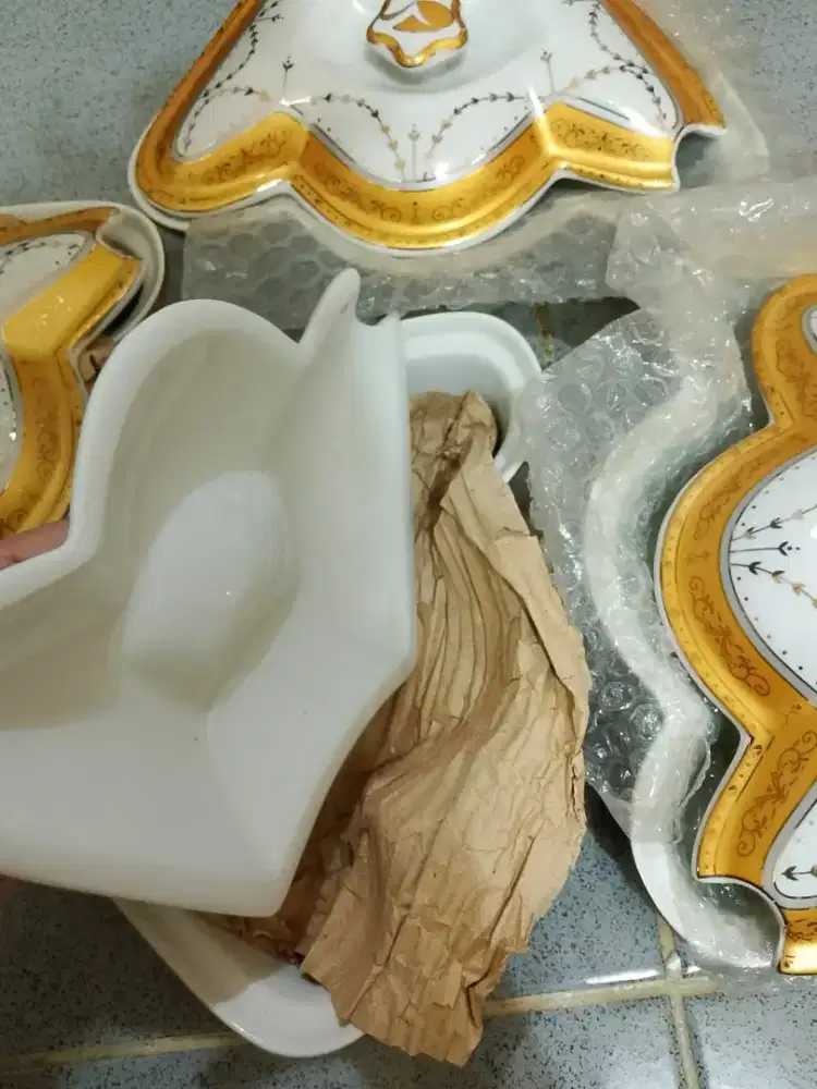 Satu set piring vicenza