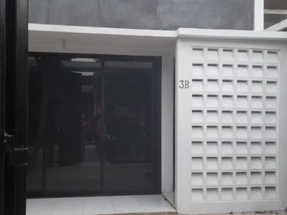 Sewa Rumah Baru 2 Lantai di Antapani Jln Utama Terusan Jakarta Bandung