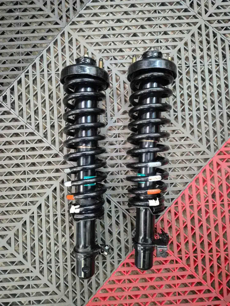 ShockBreaker Depan NOS Honda Civic Estilo