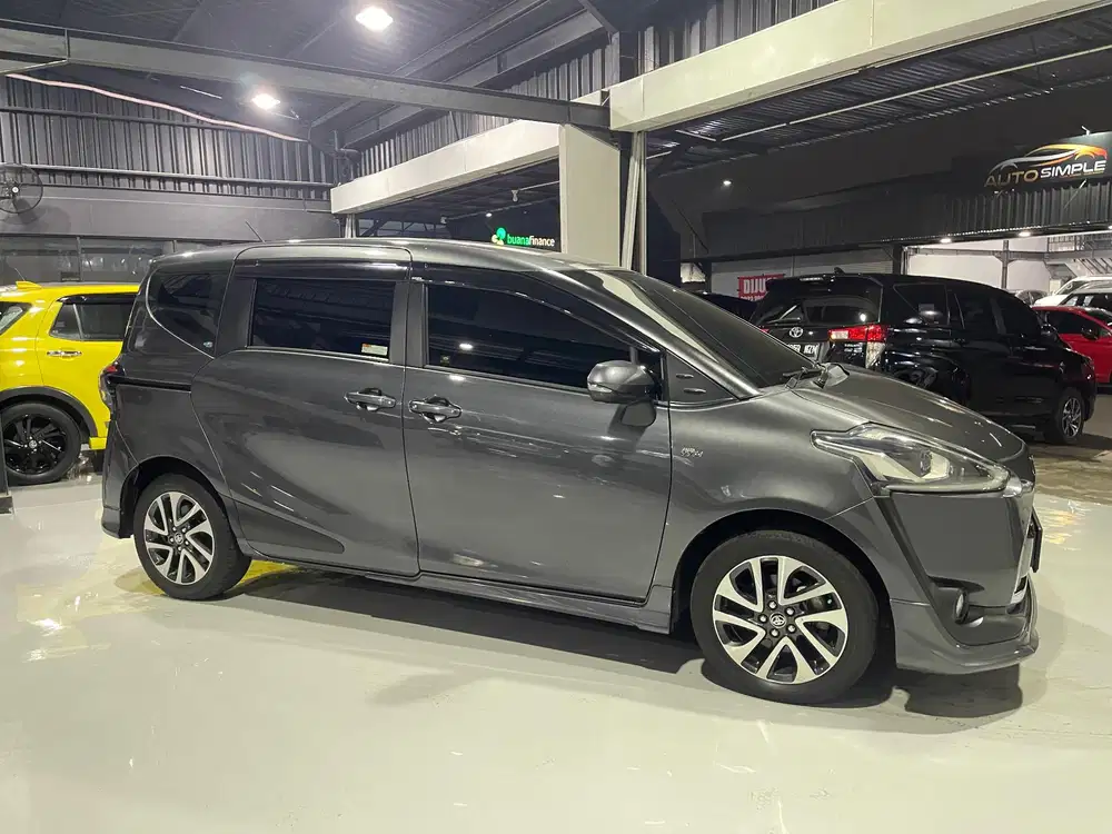 Toyota Sienta Q AT 2017