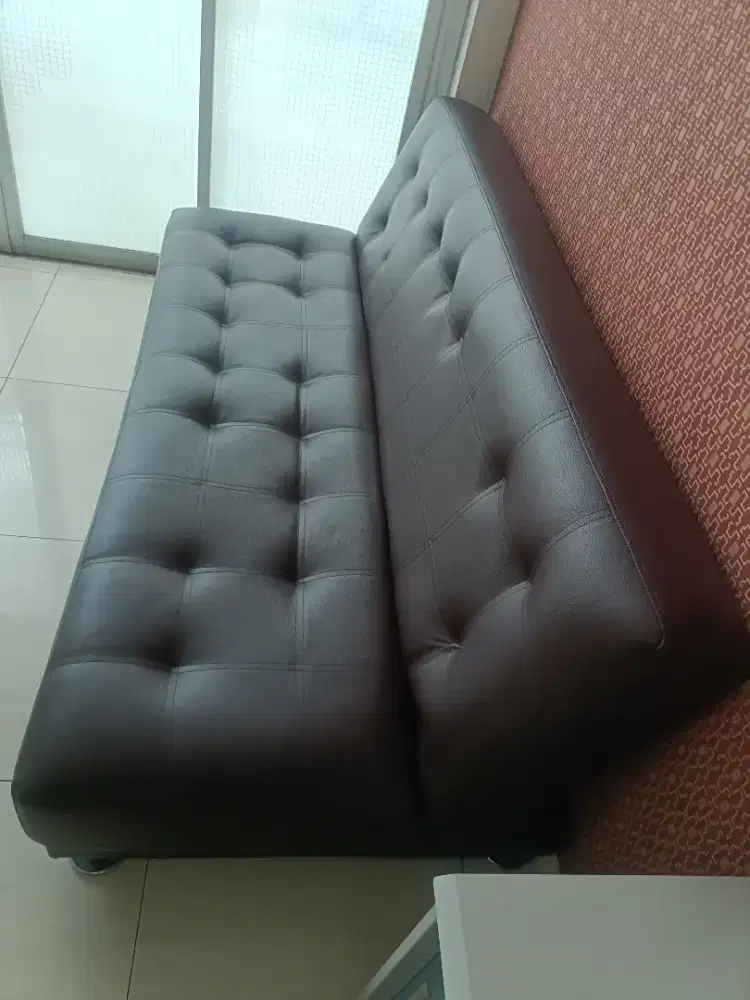 Sofa bed bahan sintetis