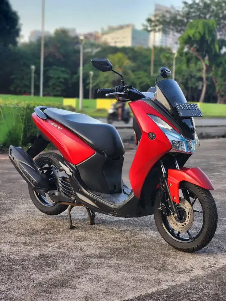 Yamaha Lexi 125 Merah