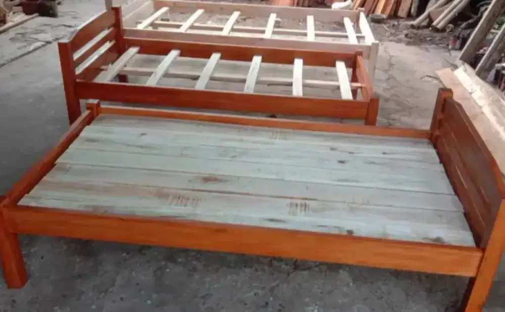 Tempat tidur kos kosan