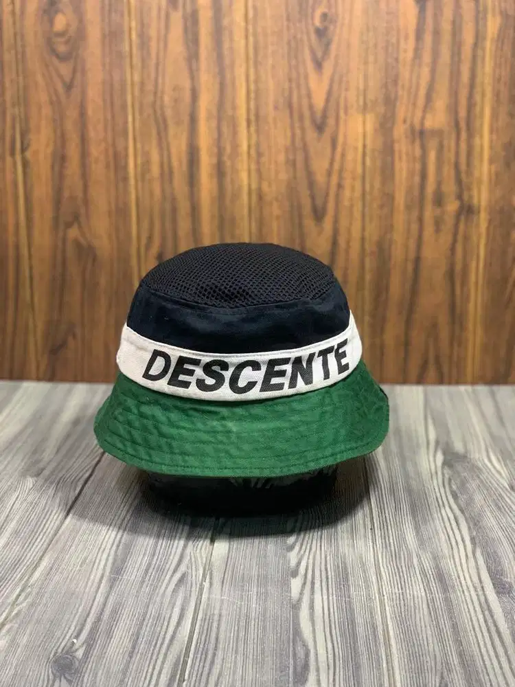 DESCENTE Bucket Hat