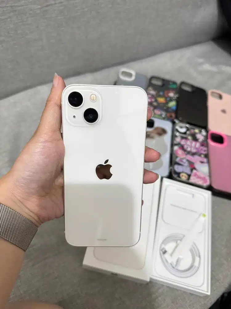 Iphone 13 128 starlight pemakaian cewek garansi masih aktif