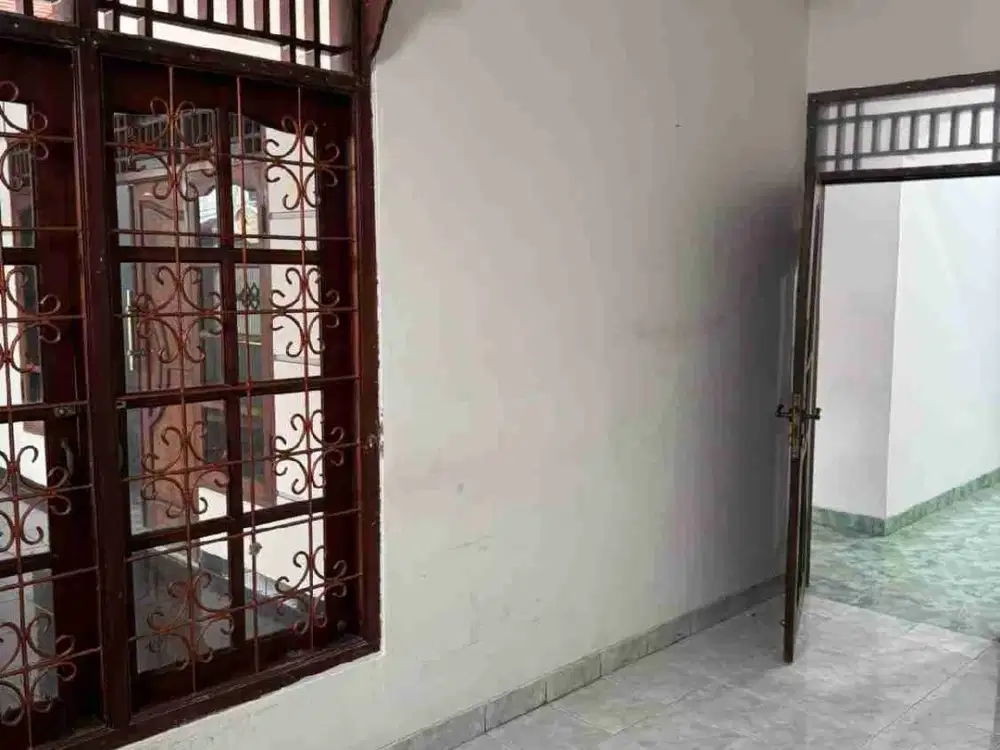 Disewakan Rumah Hook ,4 kamar, di Rawamangun.Jaktim.