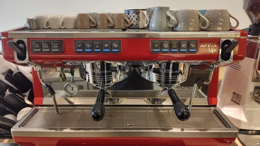 Jual cpat coffe machine Simonelli appia life thun 2021 kondisi baik