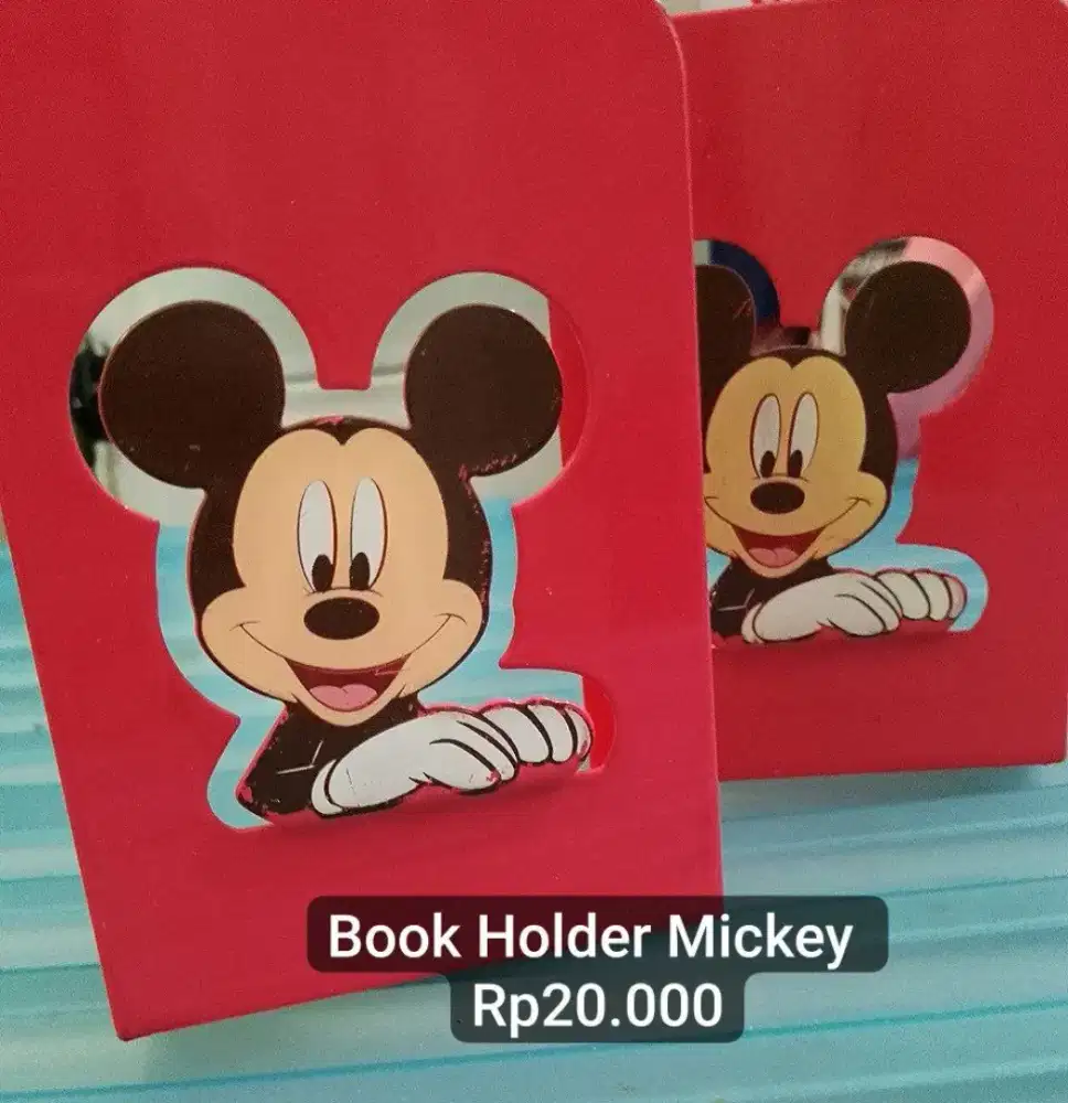 Book Holder/ Penyangga Buku