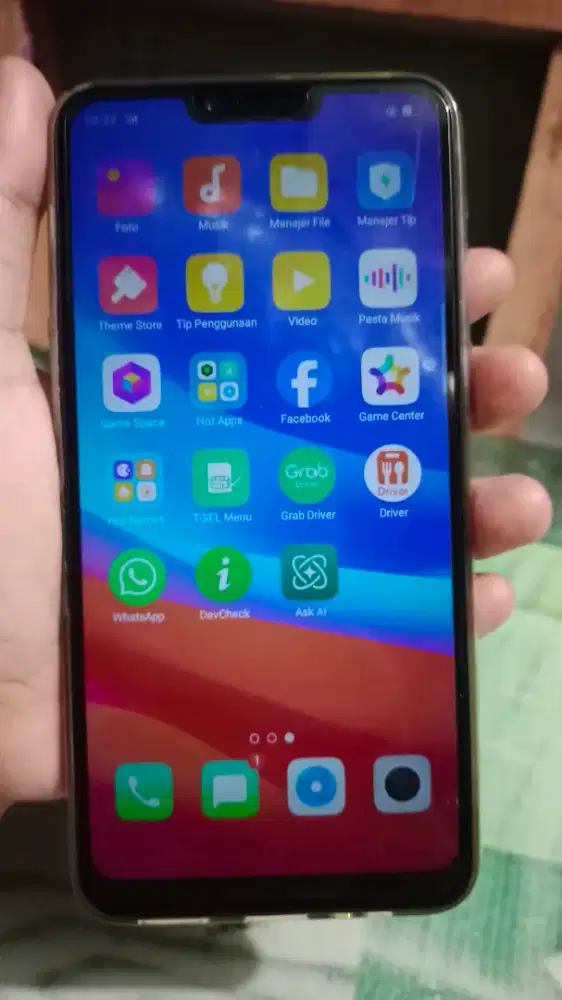 Oppo A3s ram 6  barang masih mulus belum pernah di servis