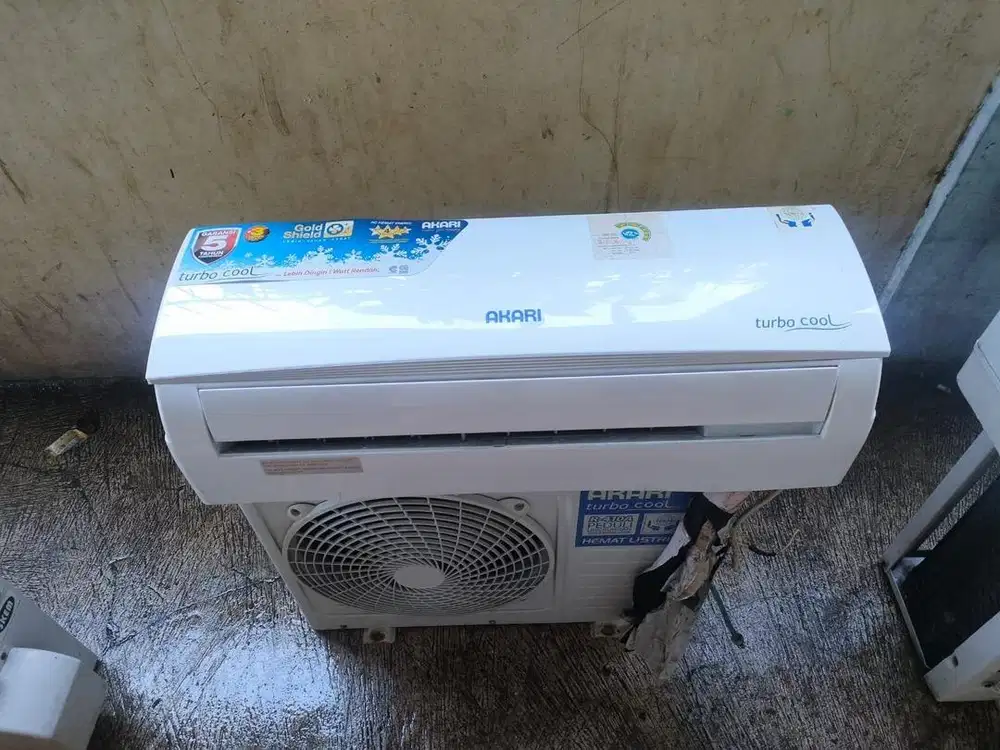 Ac merk akari 0.5 pk second seperti baru