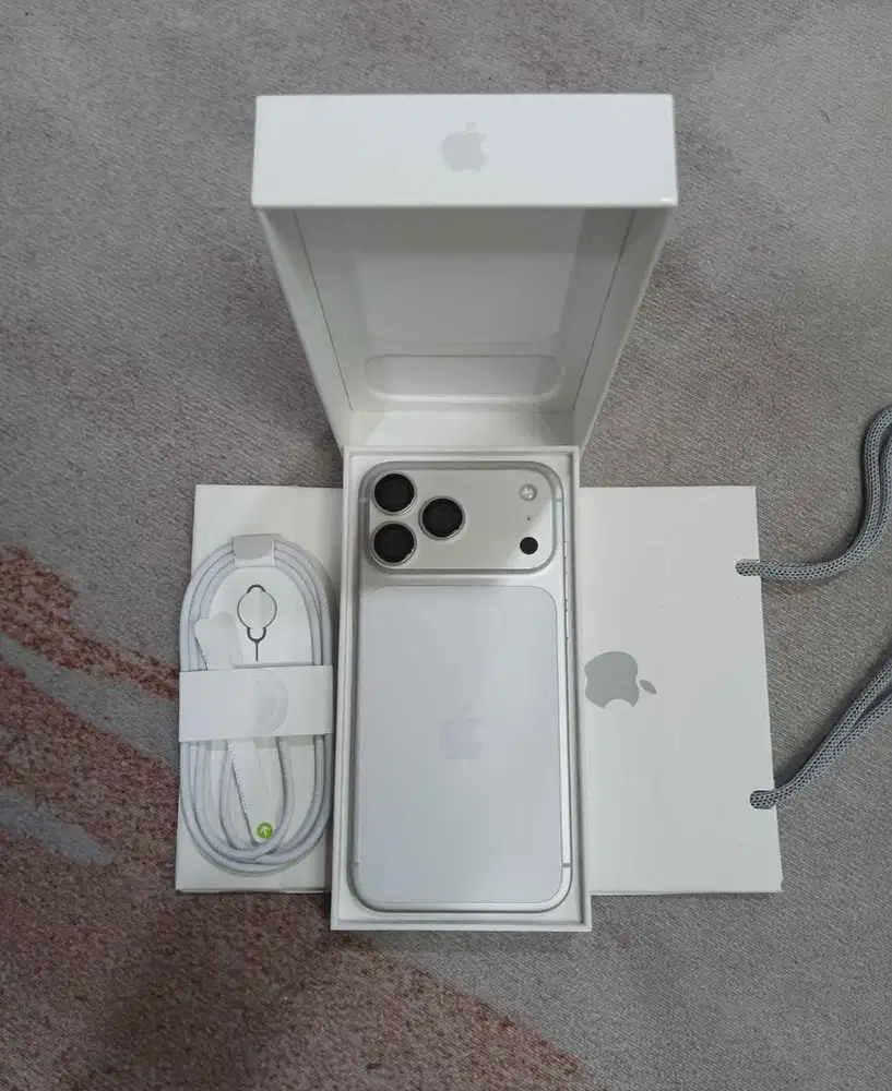 iPhone 17 Pro Max 512GB Silver