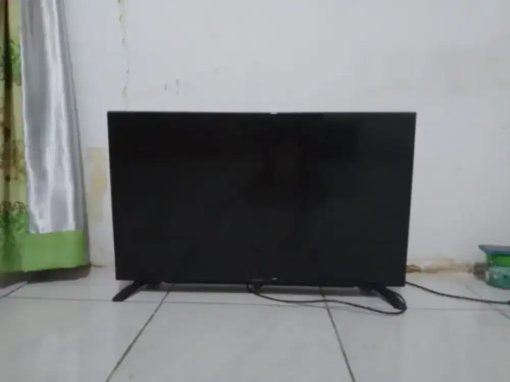 TV LED Sharp 32 IN analog mulus normal belum pernah servis