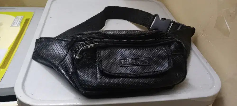 Tas pinggang trandy