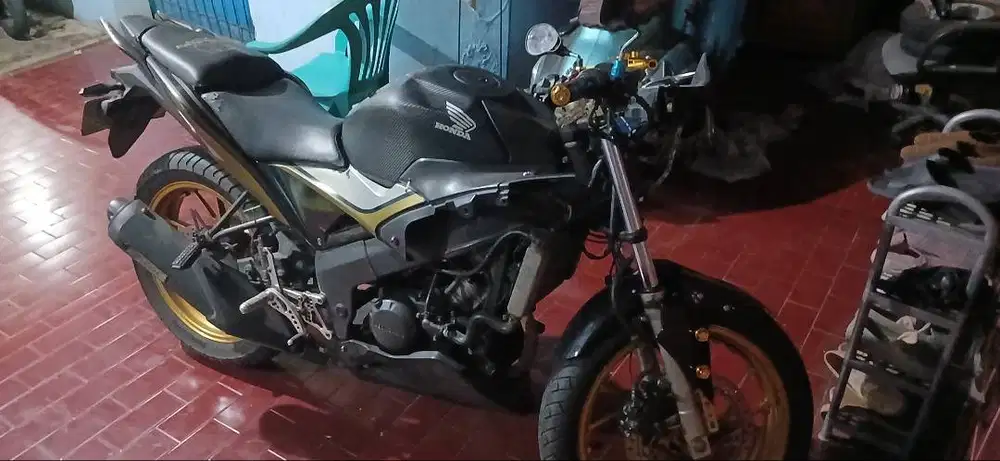 Dijual CBR 150 OLD Ga Kepake