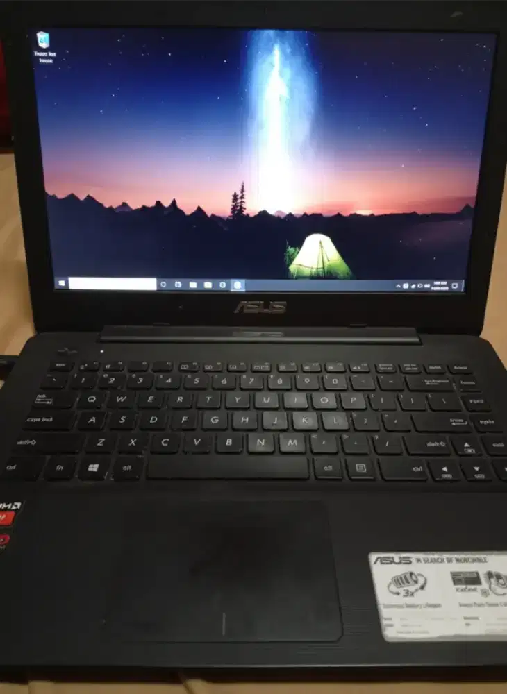 Laptop Asus X454Y AMD A8