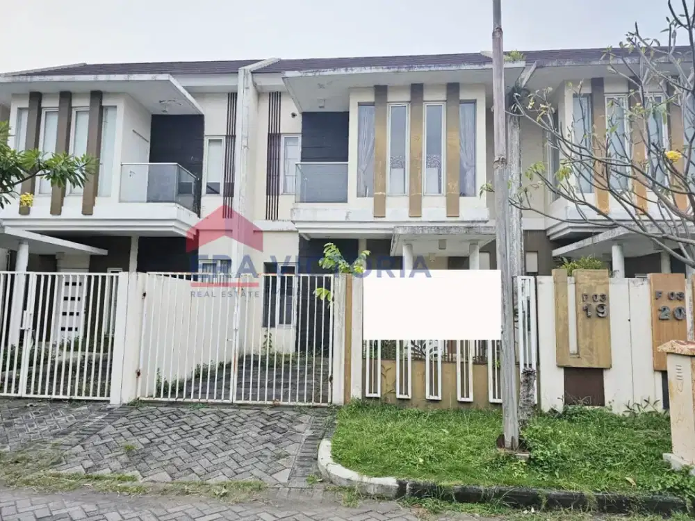 Rumah 2lantai full furnished dengan pemandangan gunung di Lawang