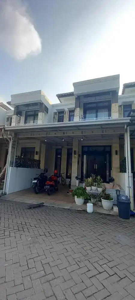 d sewakan d kontrakan tahunan rumah 2 lantai kinaya residence