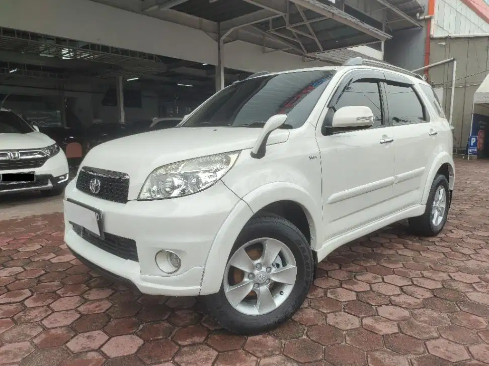 LOW DP Toyota Rush 1.5 G Bensin-AT 2013 EMP