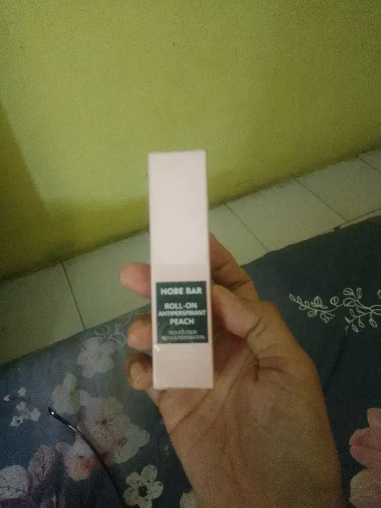 hobe barr roll on