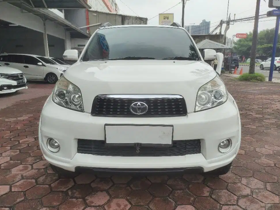LOW DP Toyota Rush 1.5 G Bensin-AT 2013 EMP