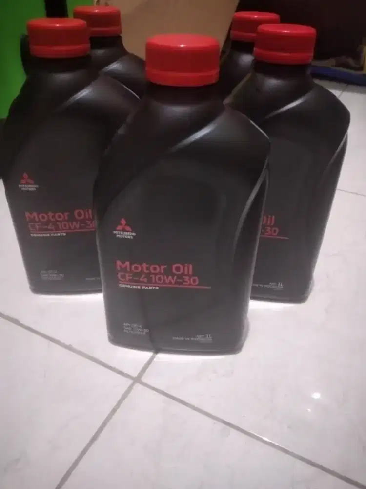 Oli Mitsubishi orisinil  CF 4  10 W 30 buat mobil diesel
