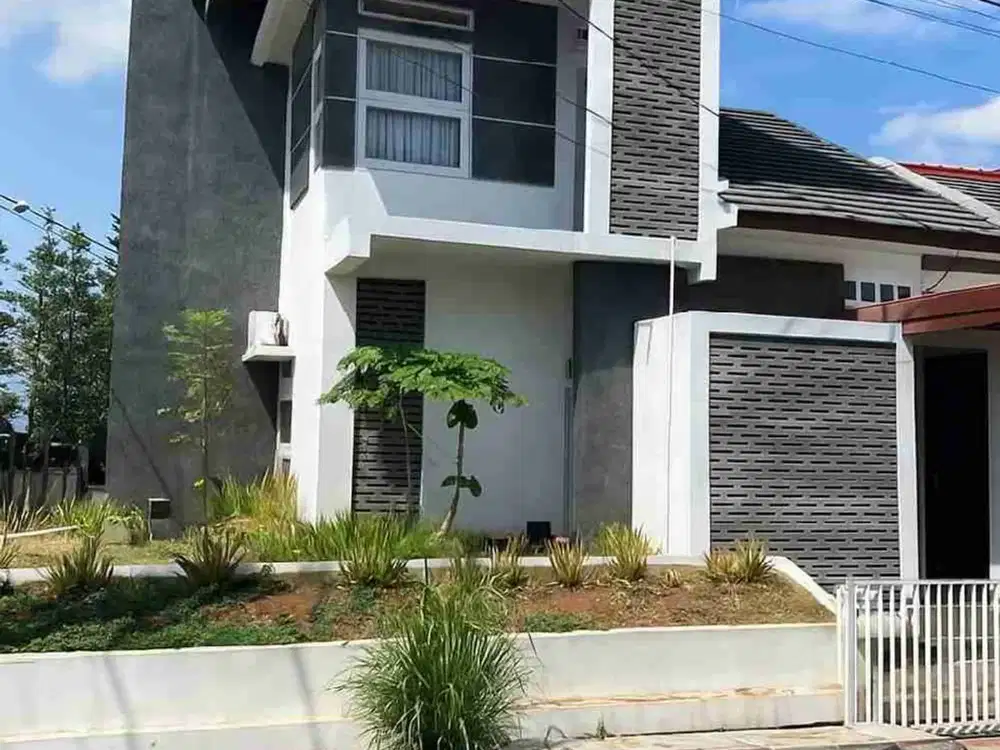 DIJUAL RUMAH ASRI TERAWAT DI PERUMAHAN GIRI MEKAR _FULLY FURNISHED_ DENGAN VIEW KOTA BANDUNG