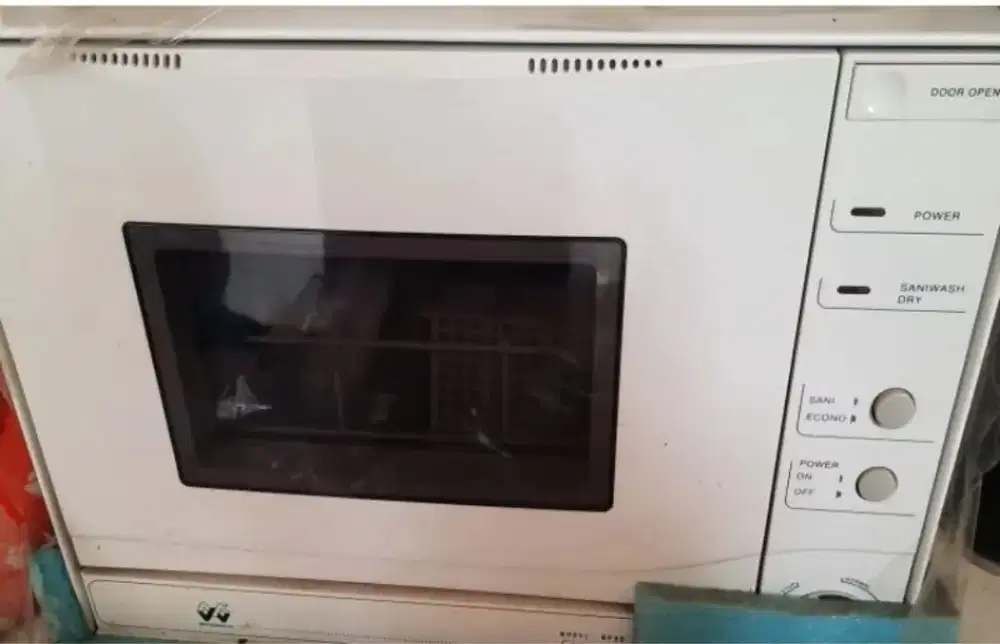 Mesin Cuci Piring Waki Dishwasher