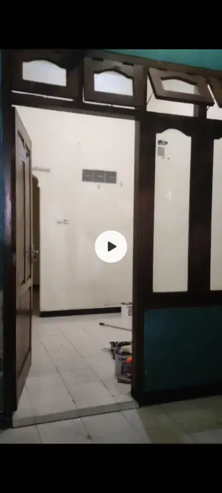 DIKONTRAKAN SISA 1 PINTU LANTAI BAWAH MURAH TAHUNAN