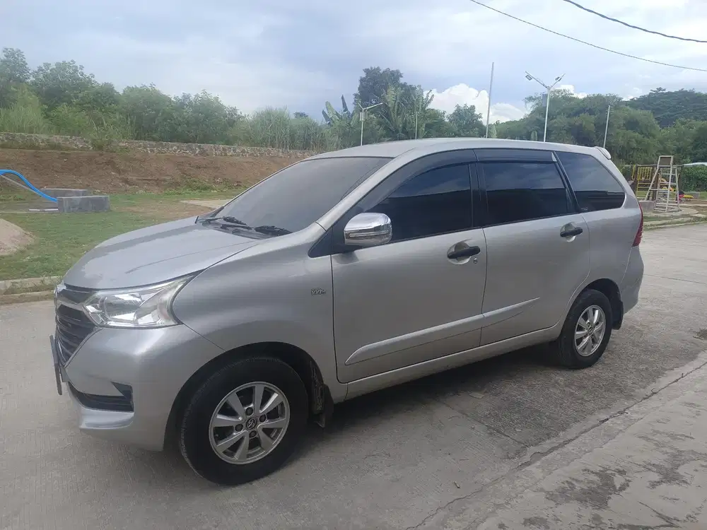Toyota Avanza G 2017 Matic warna silver