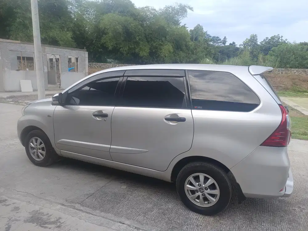 Toyota Avanza G 2017 Matic warna silver