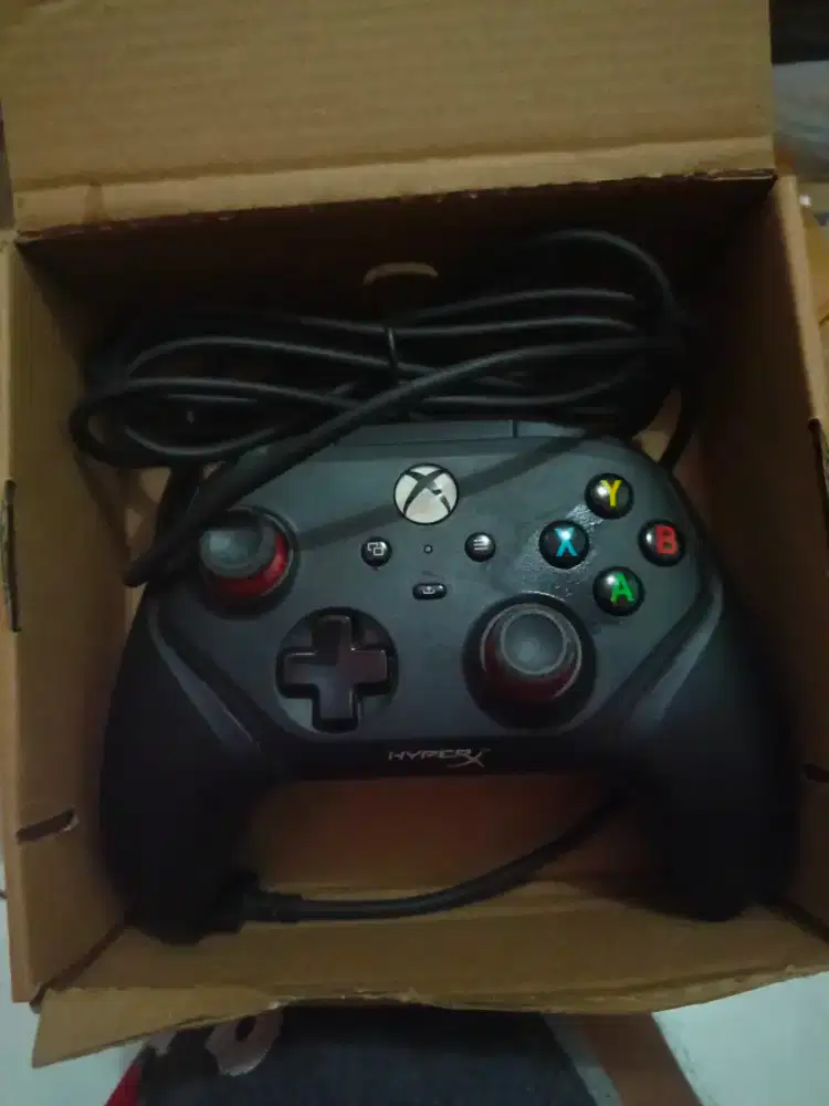 WTS 
HyperX clutch Gladiete Controller Xbox and pc