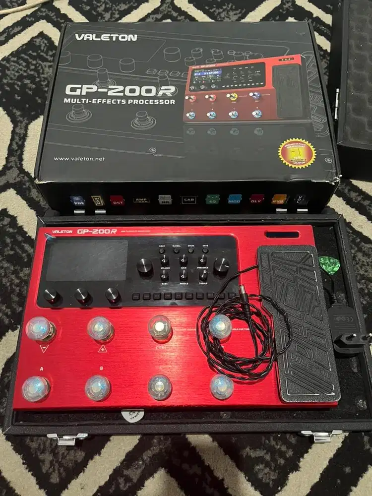 Efek gitar valeton gp200r